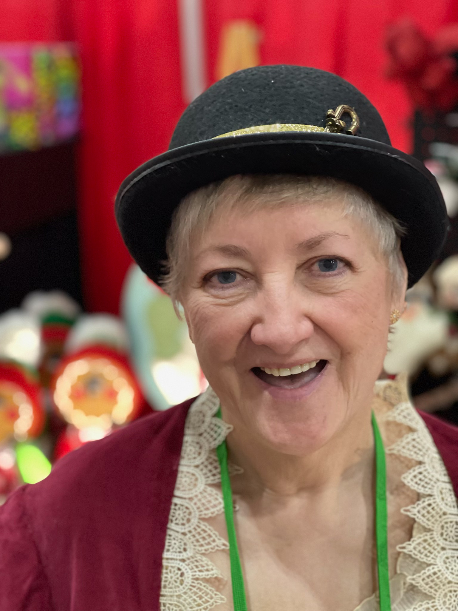 Diane Kellogg at Dickens Craftshow in Myrtle Beach SC